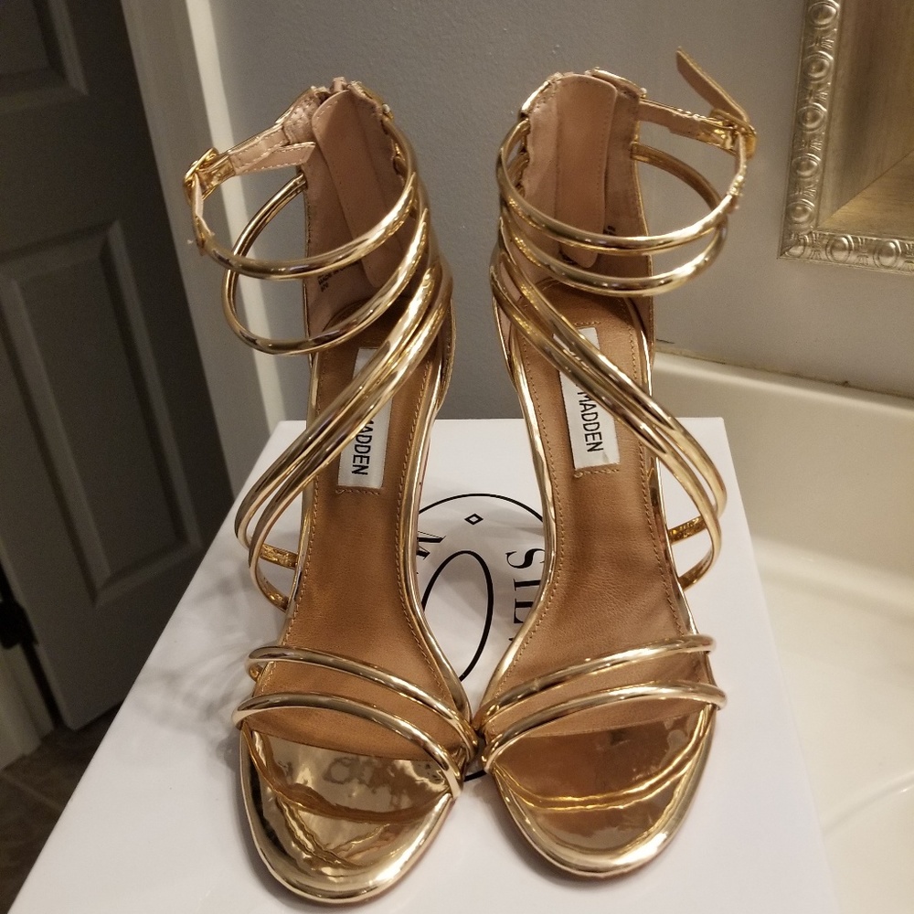 New Steve Madden Rose Gold heels